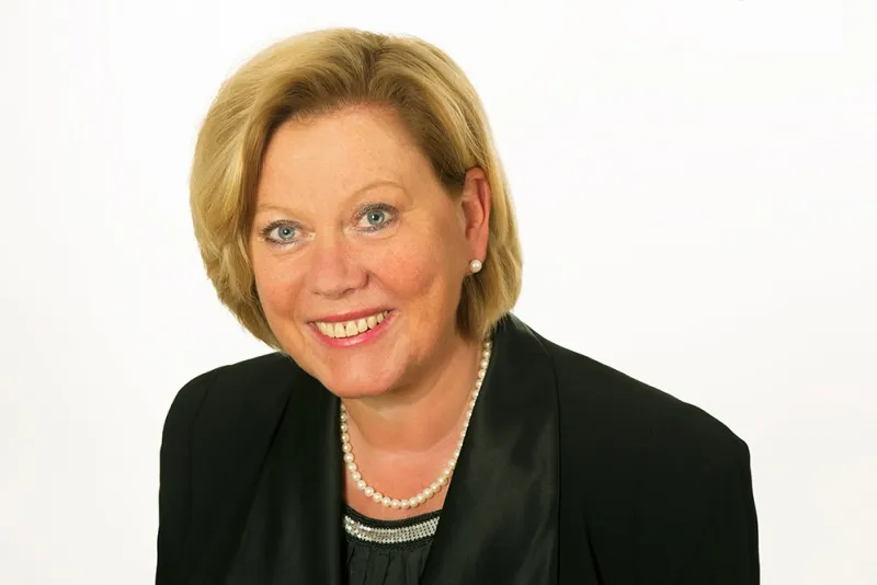 Barbara Thiel