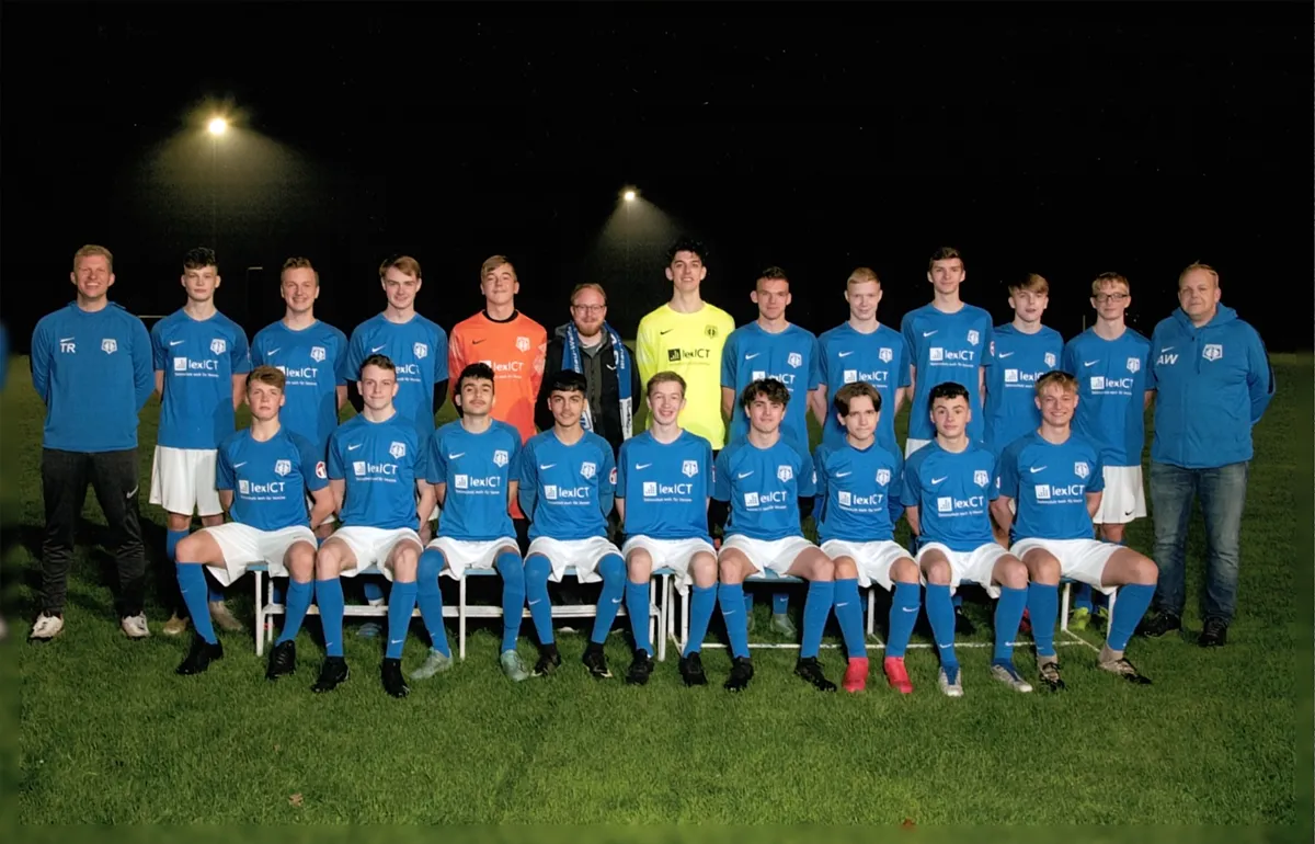 Team photograph of the under-19 side of TSV St. Jürgen, with Jonathan Stoklas of lexICT among them